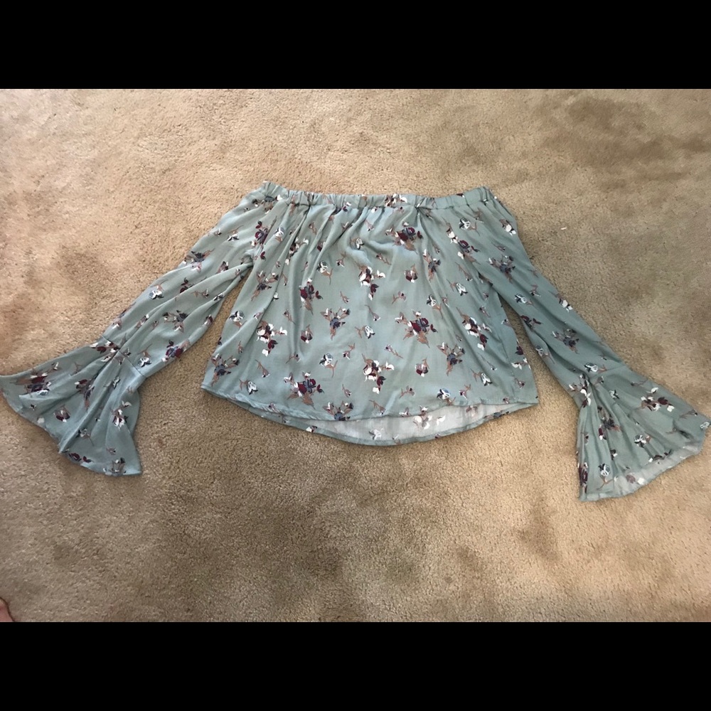 Off the shoulder American eagle top